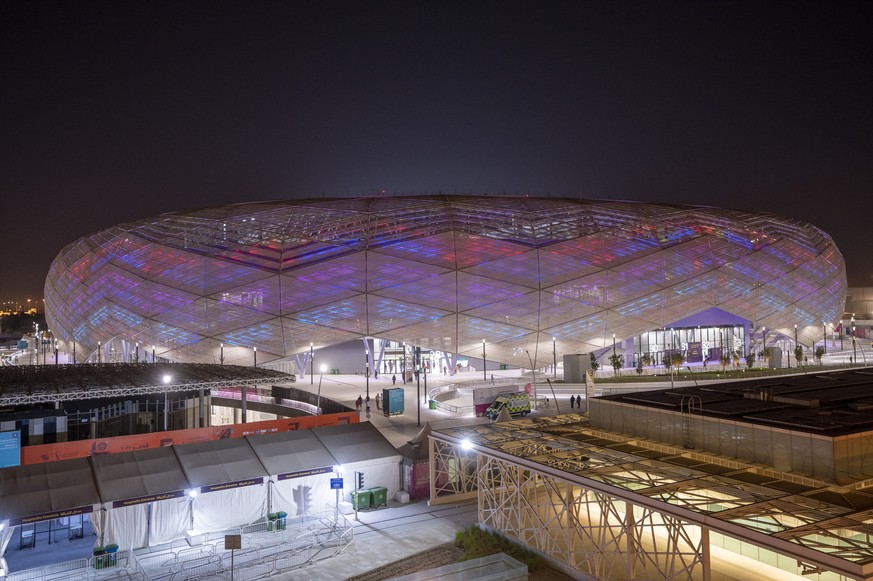 ARCHIV - ZU DEN STADIEN AN DER FIFA FUSSBALL WM 2022 IN KATAR STELLEN WIR IHNEN FOLGENDES BILDMATERIAL ZUR VERFUEGUNG - A general view of the Education City Stadium in Doha, Qatar, Tuesday, Dec. 7, 20 ...