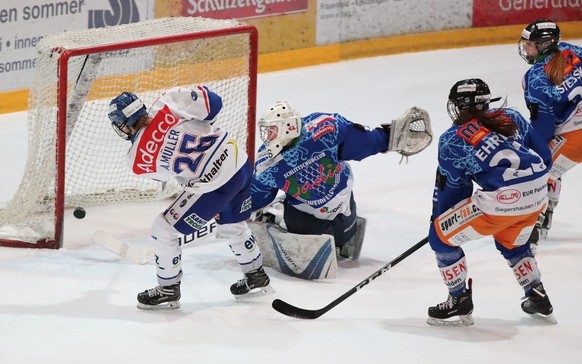 Alina Müller en mode buteuse pour l’équipe féminine des ZSC Lions.