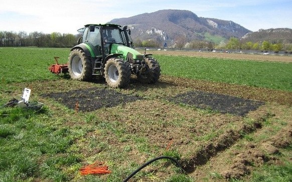 Le charbon végétal est produit à partir de déchets organiques à des températures comprises entre 400 - 700 °C en milieu anaérobie.