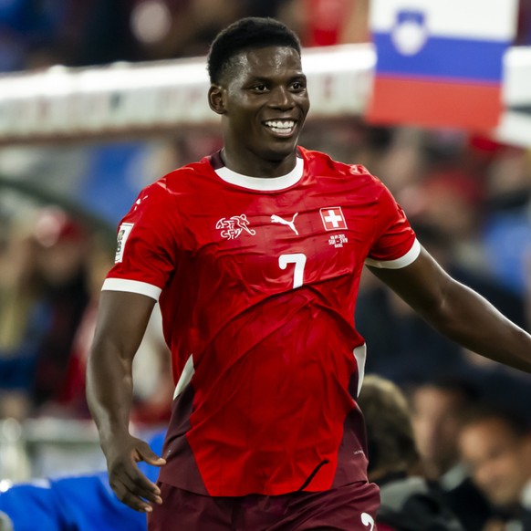 Breel Embolo, ici après son but contre la Slovénie avec la Suisse le 8 septembre, a gagné son premier match avec Rennes (archives).
