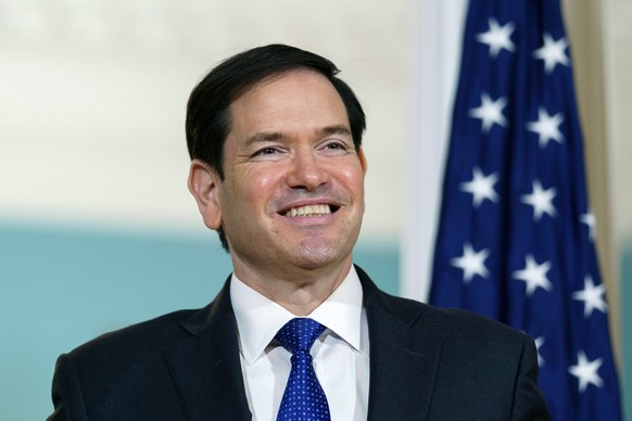 epa12275603 US Secretary of State Marco Rubio smiles during a meeting with South Korean Foreign Minister Cho Hyun, at the State Department in Washington, DC, USA, 31 July 2025. EPA/WILL OLIVER