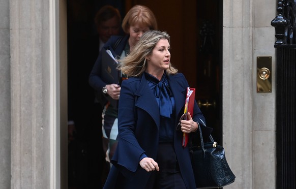 epa10236072 Britain&#039;s Leader of the House of Commons Penny Mordaunt leaves after attending the weekly Cabinet meeting at 10 Downing Street, in London, Britain, 11 October 2022. EPA/NEIL HALL