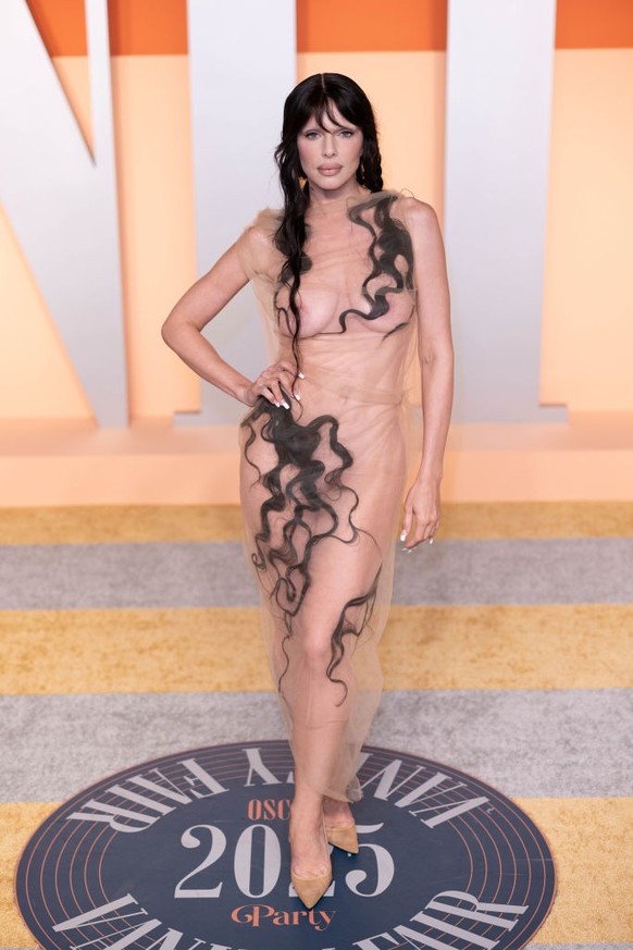 BEVERLY HILLS, CA - MARCH 2: Julia Fox attends the 2025 Vanity Fair Oscar After Party Arrivals on March 3, 2025 at Wallis Annenberg Center for the Performing Arts in Beverly Hills, California. (Photo  ...