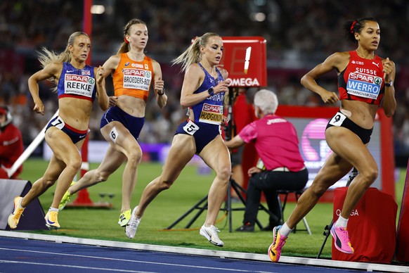 epa13170232 (R-L) Audrey Werro of Switzerland, Keely Hodgkinson of Great Britain, Femke Broeders-Boi of the Netherlands, and Jemma Reekie of Great Britain compete in the 800m Women final at the Europe ...