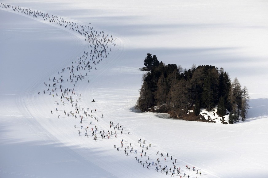 Le marathon de l'Engadine traverse une nature sauvage.