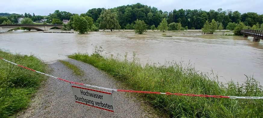 Les fortes précipitations ont entraîné de nombreuses interventions de pompiers à Zurich, en Thurgovie, à St-Gall et à Zoug.