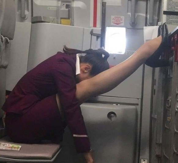 Lustige Bilder: Schlafen im Flieger