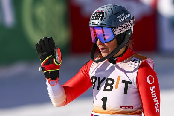epa12544147 Wendy Holdener of Switzerland reacts in the finish area after the 2nd run of the Women&#039;s Alpine Skiing World Cup Slalom in Gurgl, Austria, 23 November 2025. EPA/ANNA SZILAGYI