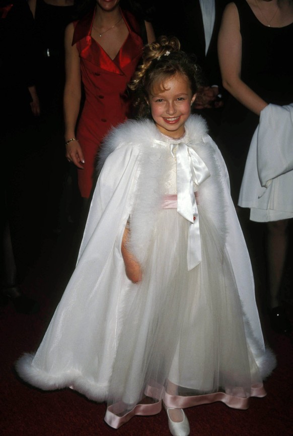 Entertainment News - May 15, 1998 HAYDEN PANETTIERE.25th Annual Daytime Emmy Awards at Radio City Music Hall in New York City 05-15-1998.K12363HMC.Photo by Henry McGee-Globe Photos, inc. Copyright: xH ...