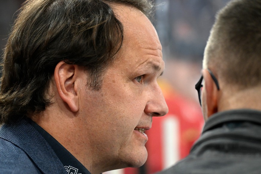 Biels Sportchef Martin Steinegger beim Eishockey-Qualifikationsspiel der National League zwischen dem EHC Biel und den ZSC Lions, am Freitag, 14. November 2025, in der Tissot Arena in Biel. (KEYSTONE/ ...