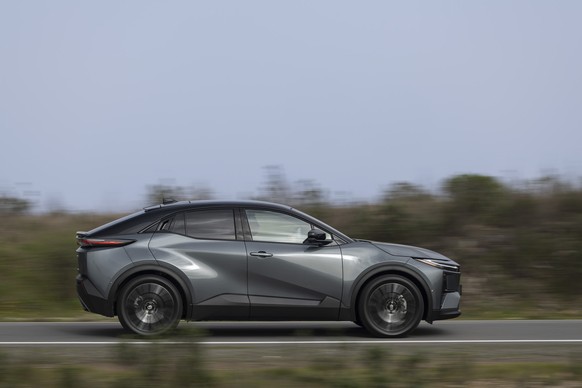 Toyota C-HR+