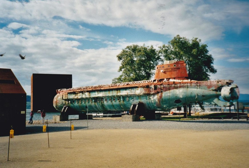 Le sous-marin sur l’arteplage de Morat, face au Monolithe de Jean Nouvel.
https://www.verkehrshaus.ch/