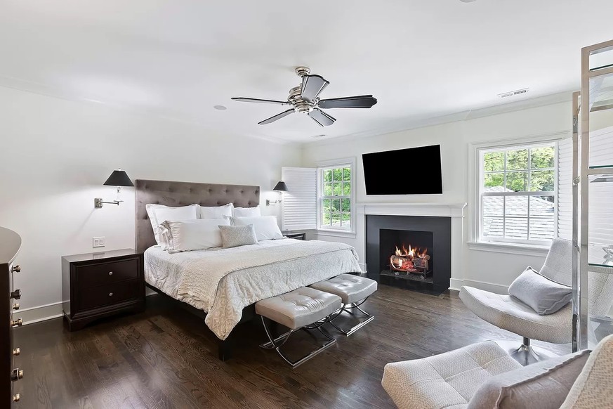 Kevin Home Alone Allein Zuhaus Haus wird verkauft. 671 Lincoln Ave, Winnetka, IL 60093
, Chicago. https://www.zillow.com/homedetails/671-Lincoln-Ave-Winnetka-IL-60093/3360197_zpid/