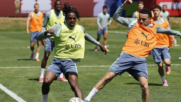 Johan Manzambi et Ruben Vargas n'ont pas terminé l'entraînement lundi matin à J-1 du 8e de finale contre la Colombie.