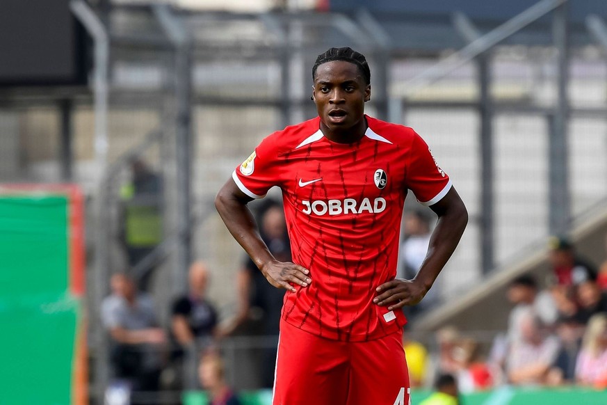 Le Suisse Bruno Ogbus (20 ans) est aussi parvenu à rejoindre l'équipe première de Fribourg.