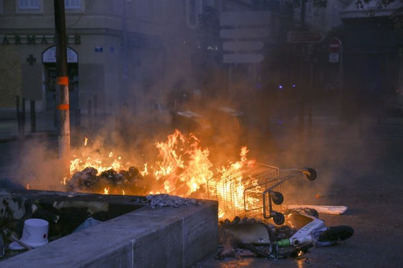 Emeutes en France: plus de 1000 condamnations. Plus d&#039;un millier de personnes ont été condamnées en lien avec les émeutes qui ont secoué la France après la mort de Nahel.