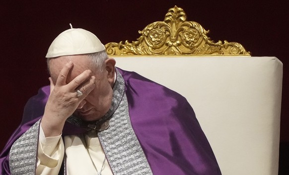 Pope Francis gestures as he presides over a special prayer in St. Peter&#039;s Basilica at the Vatican, Friday, March 25, 2022. Francis is presiding over a special prayer for Ukraine that harks back t ...