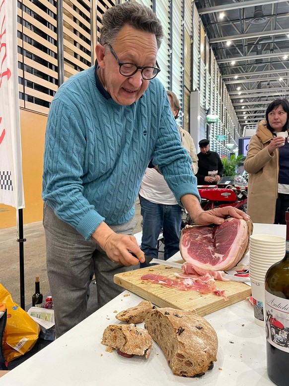 Bruno Fegatelli produit un jambon haut de gamme à Saint-Rhémy-en-Bosses. Celui-ci sera en dégustation samedi.