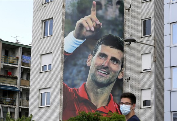 La position en vue de Novak Djokovic l'expose à de fortes critiques.