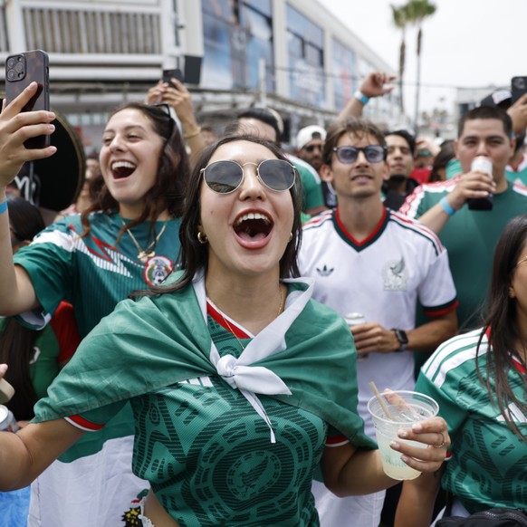 La fan zone de San Diego était largement garnie de maillots mexicains pour le match d'ouverture de la Coupe du monde.