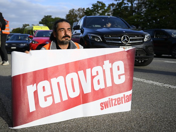 Le blocage sur le Pont du Mont-Blanc est le huiti�me ce mois-ci dans le pays, selon Renovate Switzerland (archives).