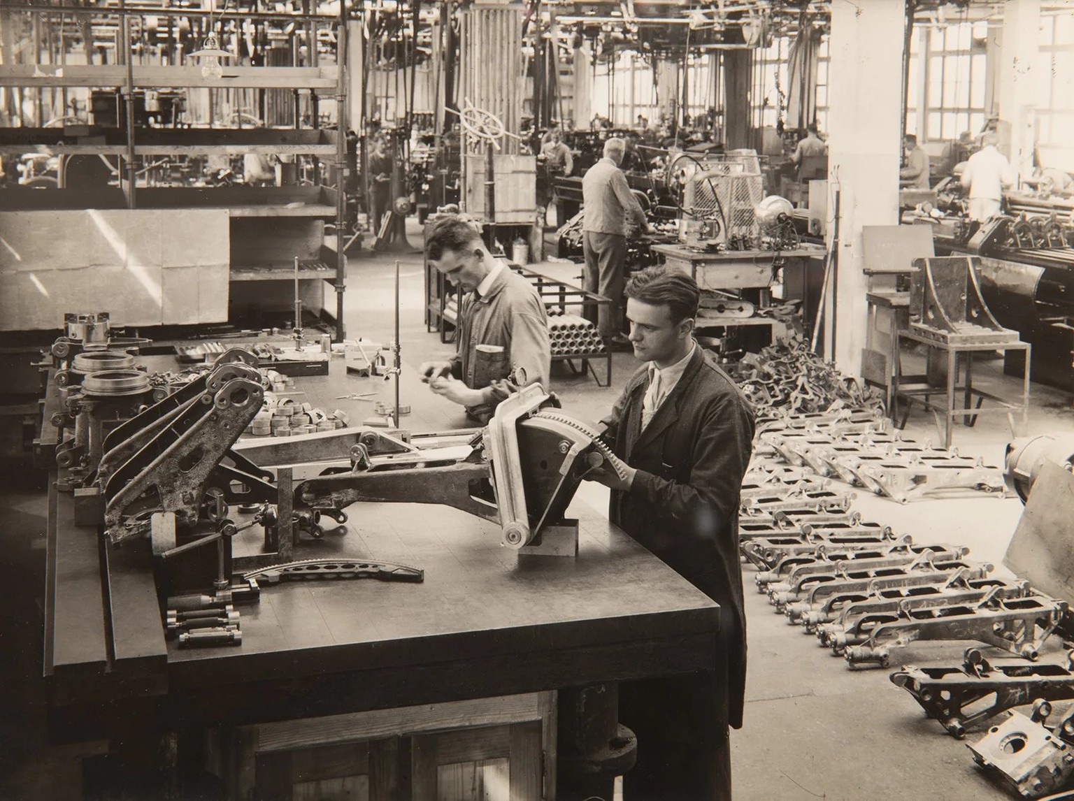 Production d’affûts à la Waffenfabrik Solothurn, vers 1930.
https://museum-alteszeughaus.so.ch/