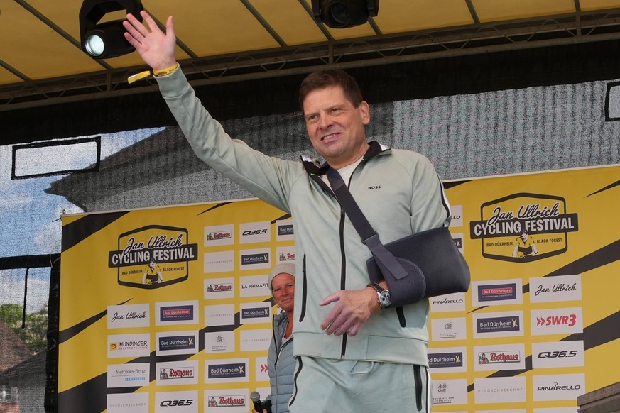 Trotz Verletzung nahm Jan Ullrich teil - Jan Ullrich Cycling FestivalDeutschland, Bad Duerrheim, , 18.05.2025 *** Despite injury, Jan Ullrich took part Jan Ullrich Cycling Festival Germany, Bad Duerrh ...