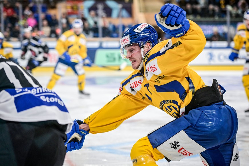 Davos` Nico Gross during the semi final game between Switzerland`s HC Fribourg-Gotteron and Switzerland`s HC Davos, at the 96th Spengler Cup ice hockey tournament in Davos, Switzerland, on Monday, Dec ...