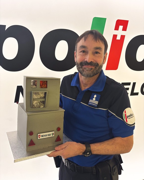 La fameuse Grosse Bertha en chocolat, portée par Alain Saudan.