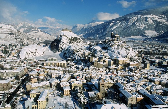 Pittoresque view of Sion, Switzerland, with landmark castle Tourbillon/church Varela in the centre this February 10, 1999. Sion is an official candidate for the Olympic Winter Games 2006. The other co ...