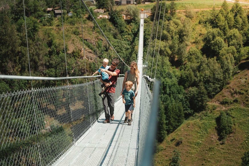 Längste Hängebrücken der Schweiz Milibach Hängebrücke Eischoll Unterbäch Wallis Rauszeit