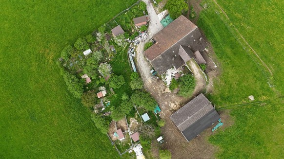 <p><strong>Avertissement:</strong> la galerie photo qui suit montre des chiens morts provenant du domaine du Bodenhof, à Ramiswil.</p>
