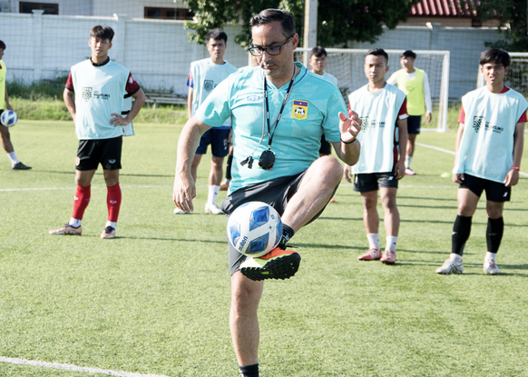 En Suisse, Guglielmo Arena a joué jusqu'en deuxième ligue (5e division).