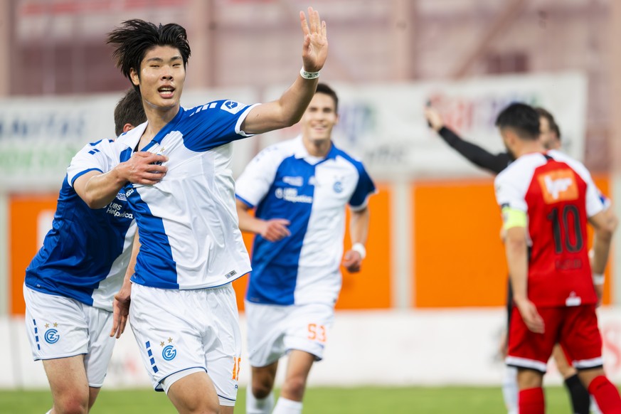 Lee Young-Jun (GC), right, celebrateS the 1 - 0 goal with Nikolas Muci (GC) left, during the promotion-relegation play-off Super League soccer match Grasshopper Club Z�rich against FC Aarau at the Cor ...