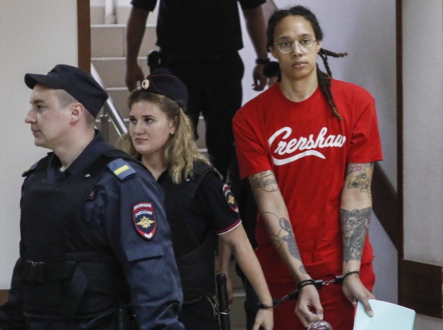 Biden dit vouloir aider la basketteuse américaine retenue par la Russie