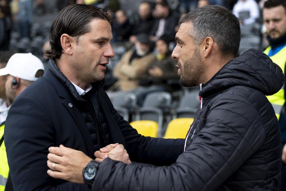 YB Trainer Gerry Seoane, links, und Luganos Trainer Fabio Celestini, rechts, begruessen sich, im Fussball Meisterschaftsspiel der Super League zwischen dem BSC Young Boys und dem FC Lugano, im Stade d ...