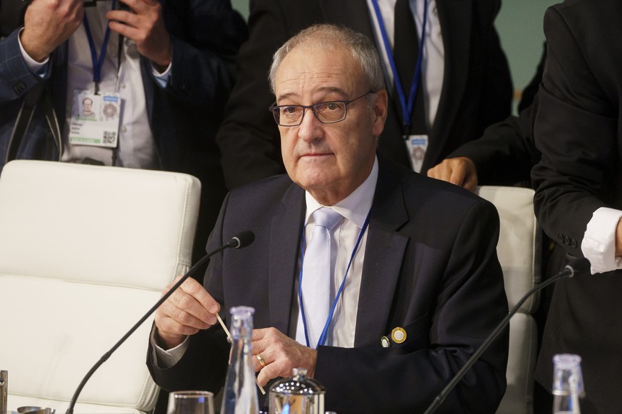 epa12458729 The Vice President and Federal Councilor of Switzerland, Guy Parmelin during a meeting of the Development Committee at the World Bank Group-IMF 2025 Annual Meetings in Washington, DC, USA, ...