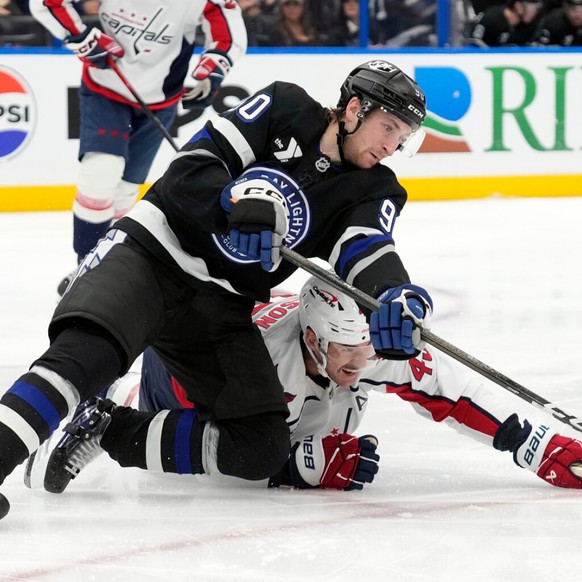 Janis Moser (90) a prolongé jusqu'en 2034 avec Tampa Bay