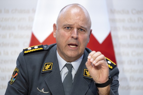 Benedikt Roos, designierter Chef der Armee, spricht waehrend einer Medienkonferenz des Bundesrates, am Freitag, 12. September 2025, in Bern. (KEYSTONE/Peter Klaunzer)