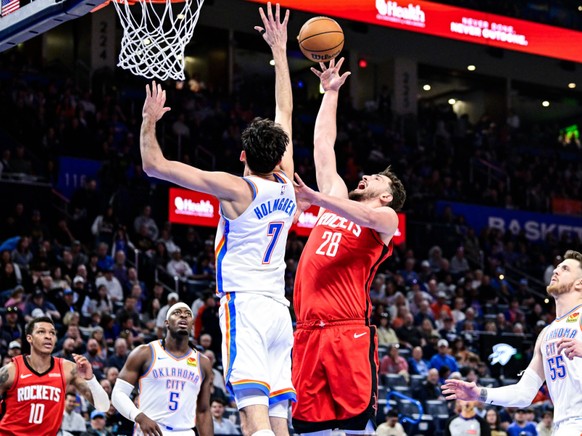 Alperen Sengun (28) et Houston ont battu le champion en titre samedi