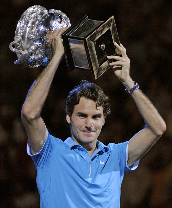 ZU DEN GRAND SLAM TITELGEWINNEN VON ROGER FEDERER STELLEN WIR IHNEN FOLGENDES BILDMATERIAL ZUR VERFUEGUNG. WEITERE BILDER FINDEN SIE IM DOSSIER "ROGER FEDERER" AUF VISUAL.KEYSTONE-SDA.CH - R ...