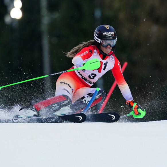 Camille Rast pointe en tête du slalom de Semmering après la manche initiale