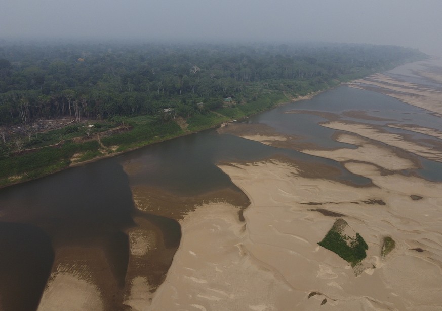 The Madeira River, a tributary of the Amazon River, suffers from drought in Humaita, Amazonas state, Brazil, Saturday, Sept. 7, 2024. (AP Photo/Edmar Barros)