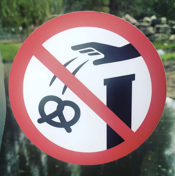 Lustige und verwirrende Schilder