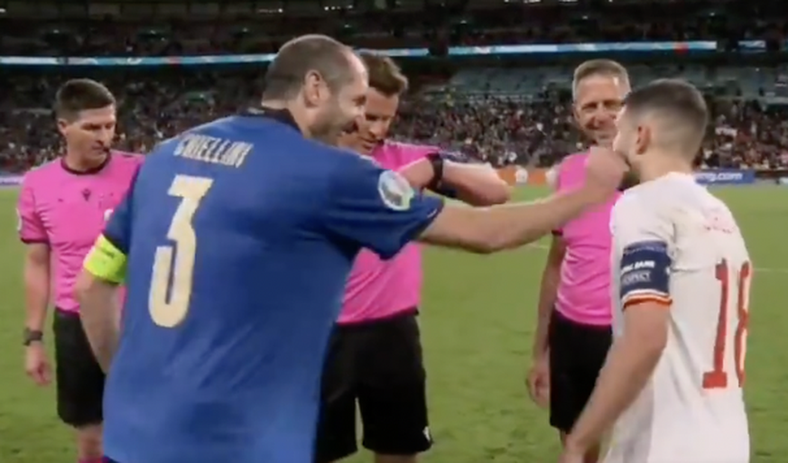 Giorgio Chiellini avec Jordi Alba lors de l&#039;Euro 2020