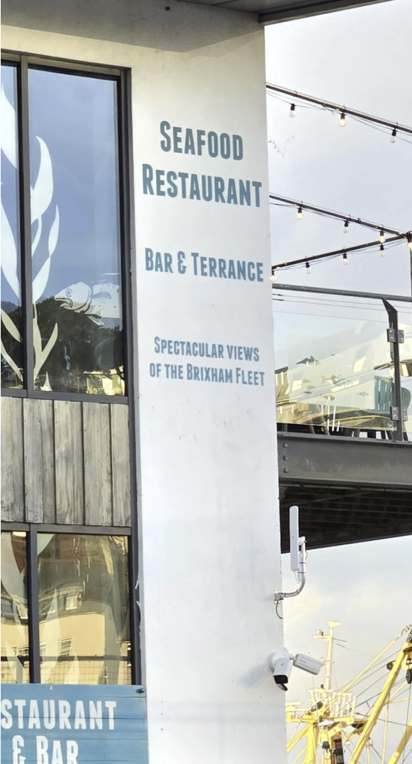 Die lustigsten Fails der Woche: Hauswand Schreibfehler