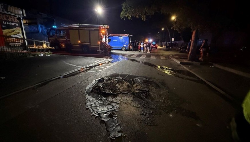 Du mobilier urbain a brûlé dans le quartier de la Devèze. Source: Sapeurs-Pompiers de l&#039;Hérault - SDIS 34.