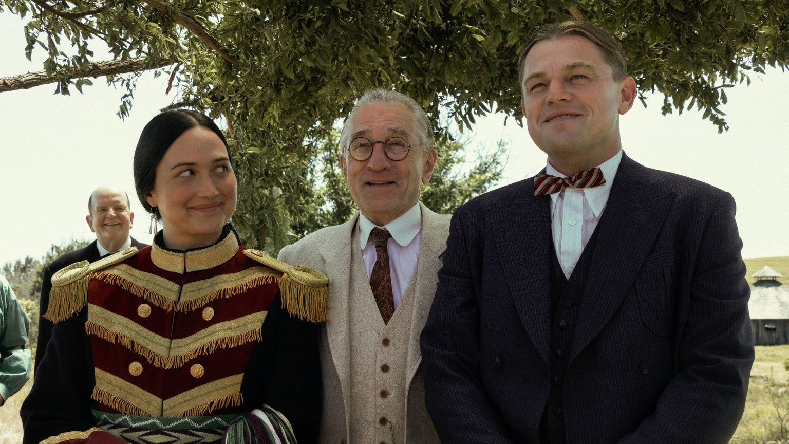 Robert De Niro, formidable dans son rôle de bienfaiteur vampirisant toute une communauté.