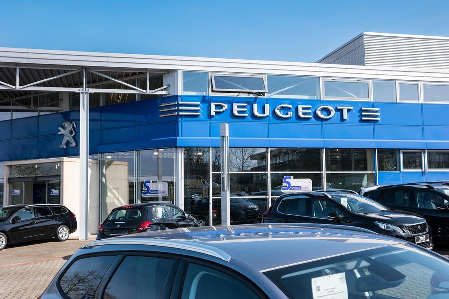 Cette fois, c&#039;est Peugeot qui est mêlé au scandale du «Dieselgate». watson