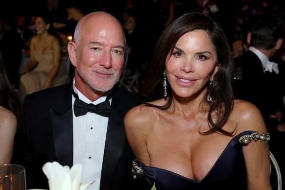 Jeff Bezos cherchait discrètement à vendre son palais flottant de 500 millions de dollars, Koru, car il est tout simplement trop grand